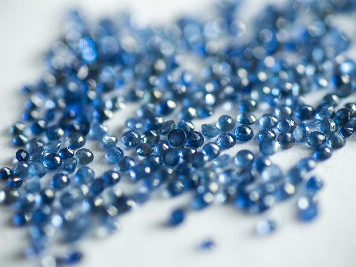 Blue sapphire pieces ready to be put into a ring