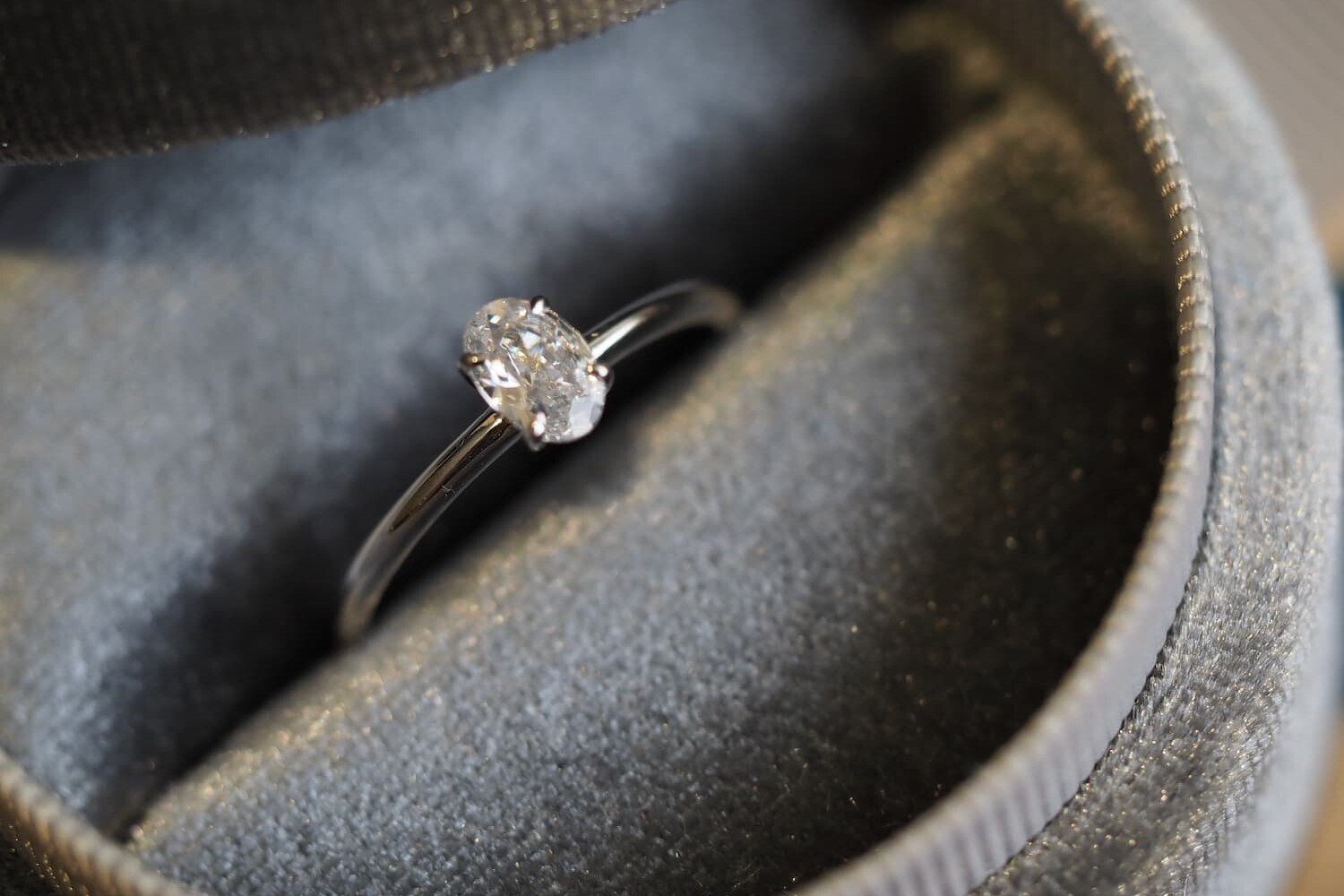 Oval diamond solitaire ring
