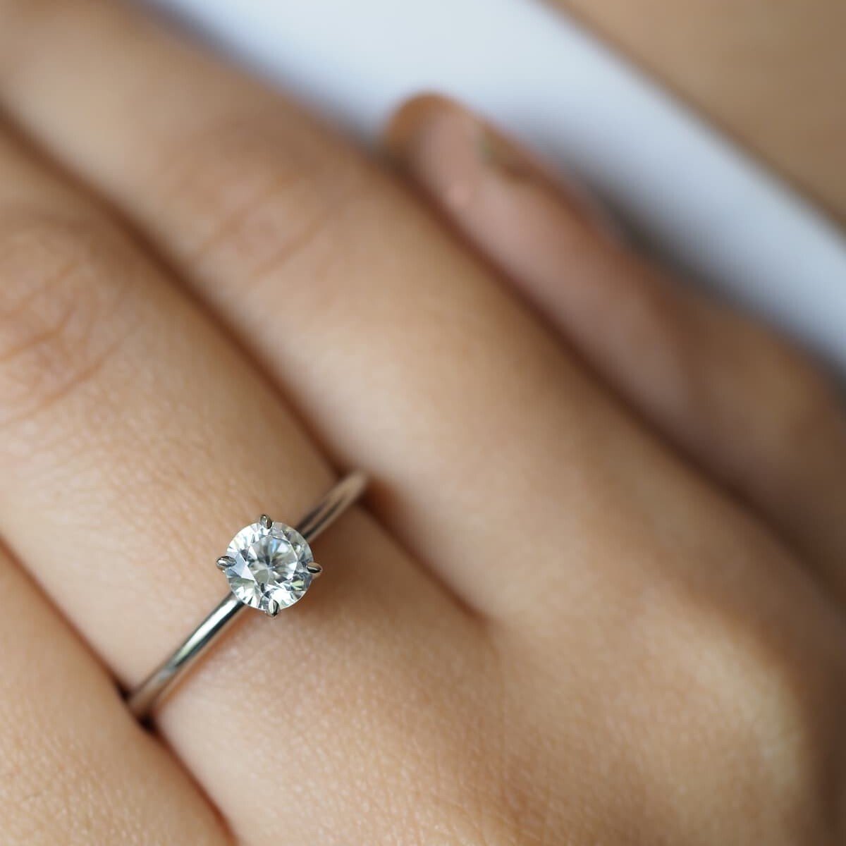 Solitaire Ring Bella - 0.5 carats