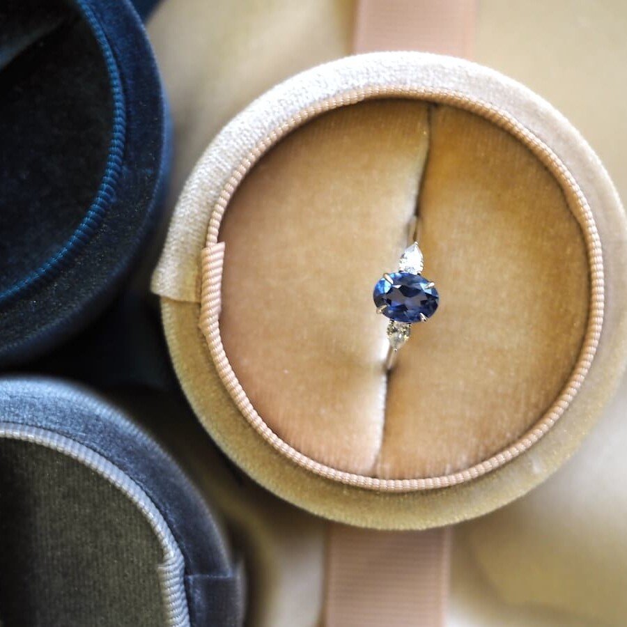Top view of blue sapphire ring