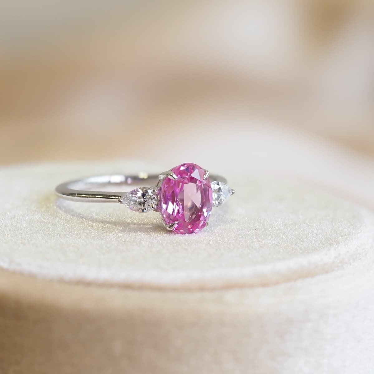 oval sapphire ring for ladies