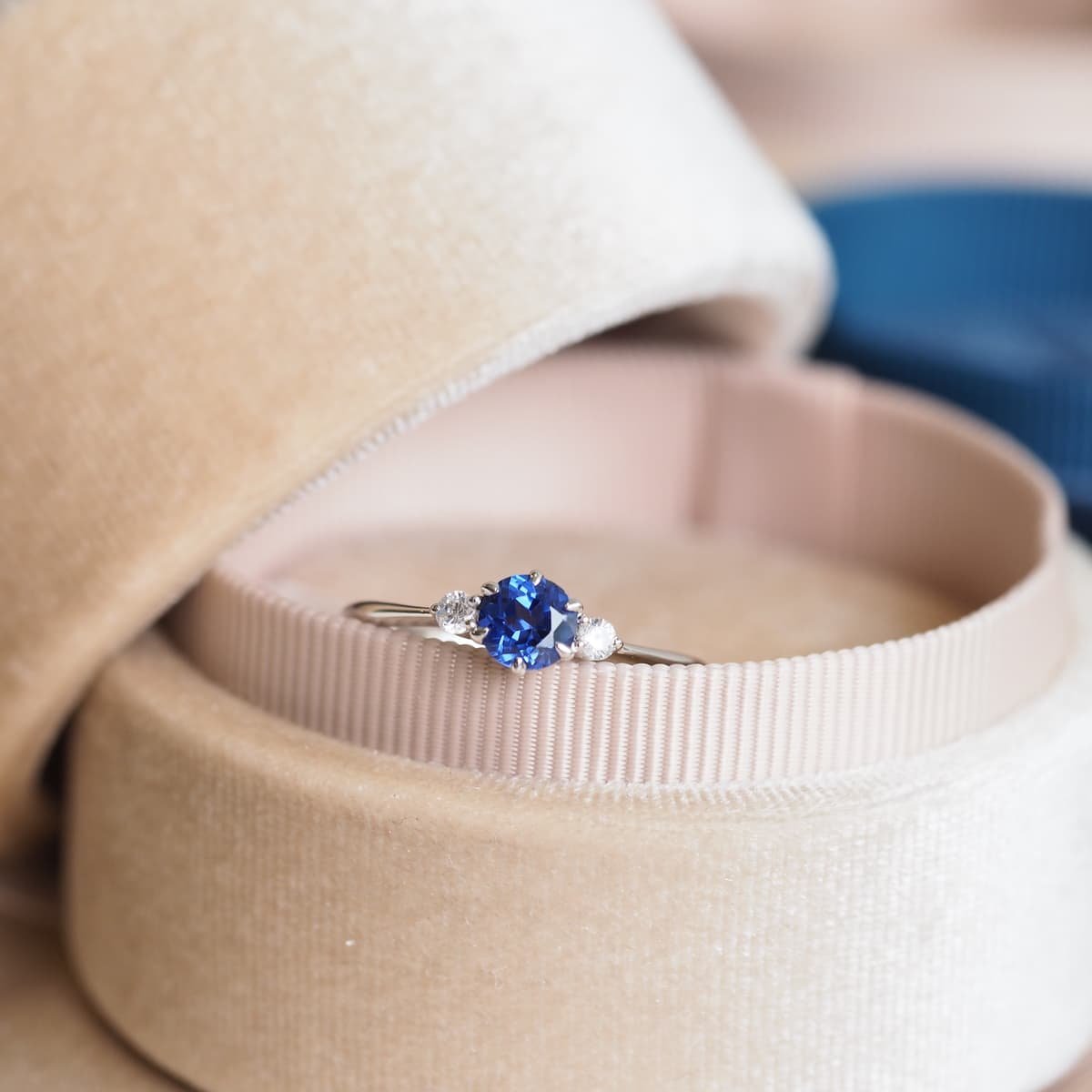 1.08 Carat Blue Sapphire Diamond 14 Karat White Gold Three-Stone Ring -  petersuchyjewelers