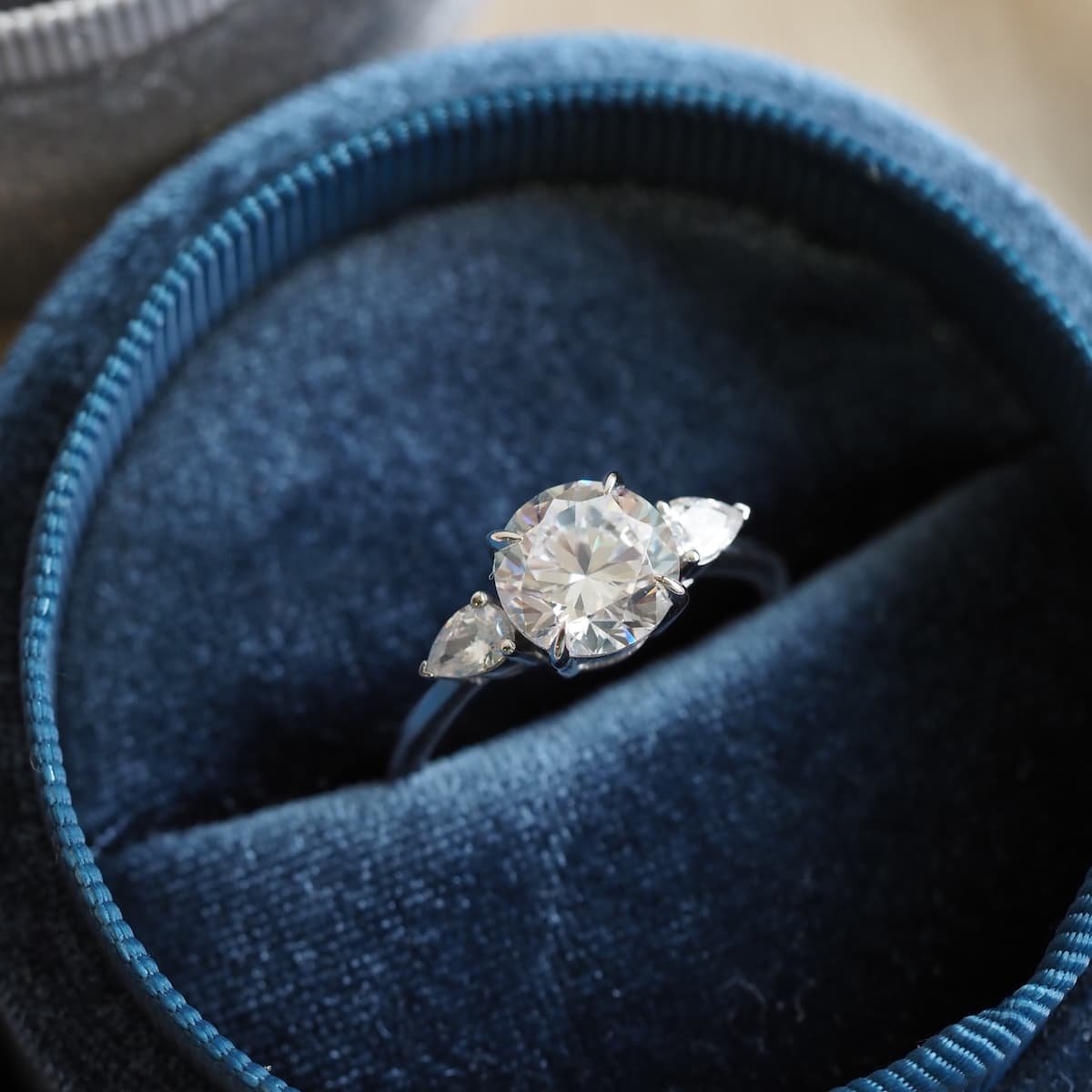 312RD55 - Tacori 3 Stone Round Brilliant Diamond Engagement Ring &...